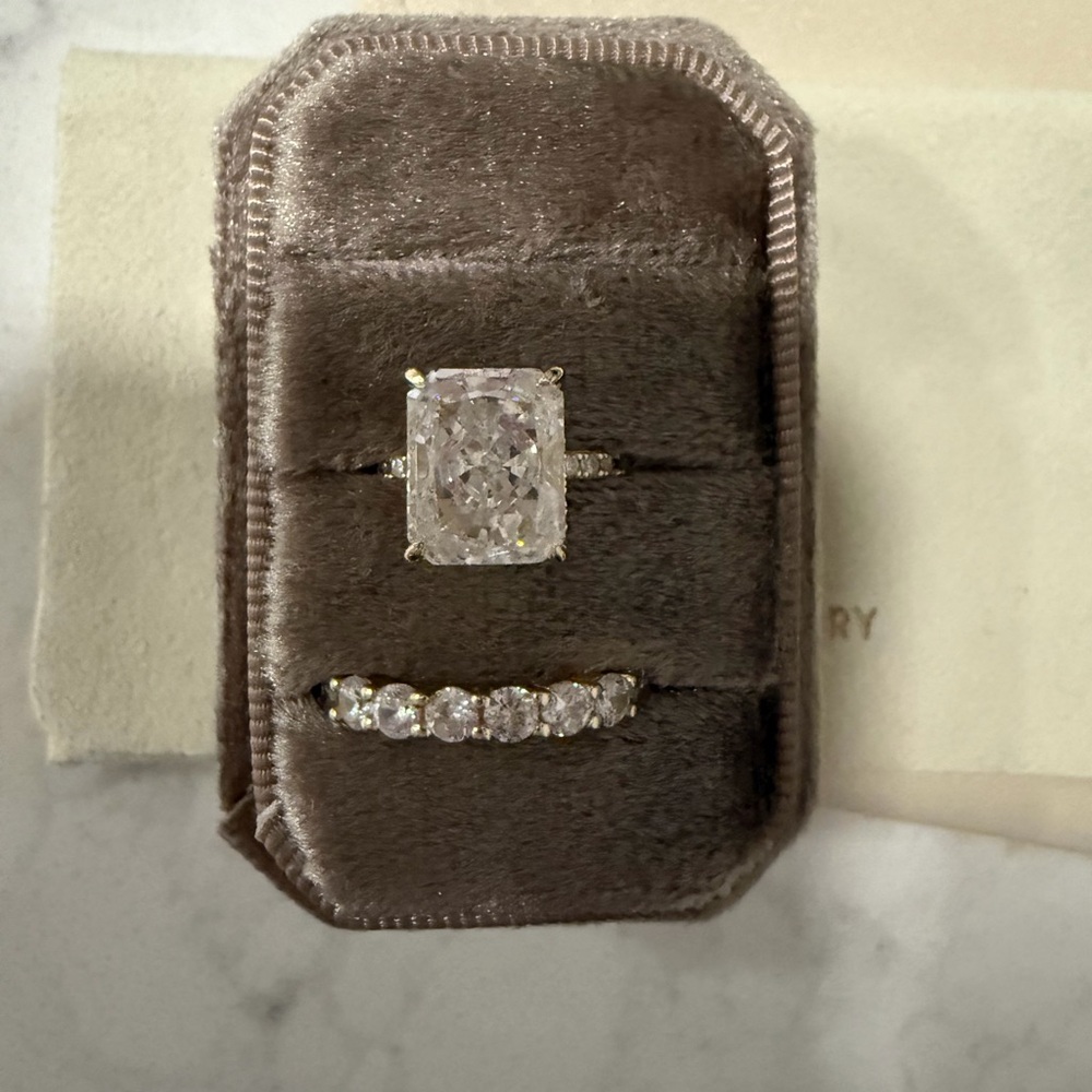 Objkts Aura Ring size 5 with band